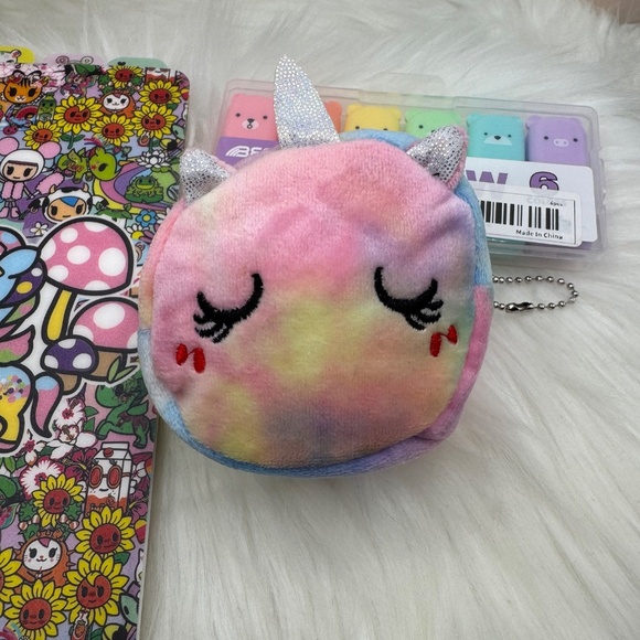 Unicorn Bundle Notebook & Mini Bear Highlighters w/ Mini Pouch - Picture 6 of 12